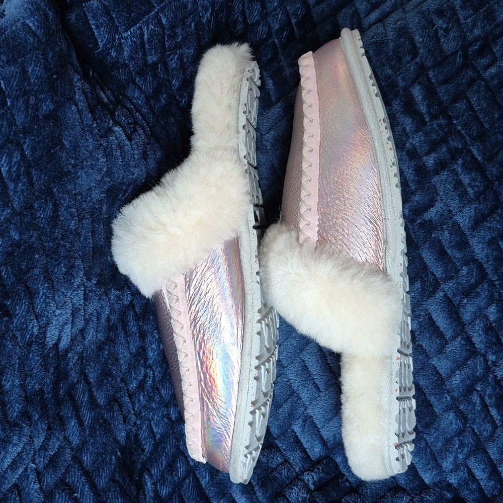 Manitobah Mukluks Pink Illusion Cabin Slide Slippers Size 8 New In Box - Picture 13 of 16